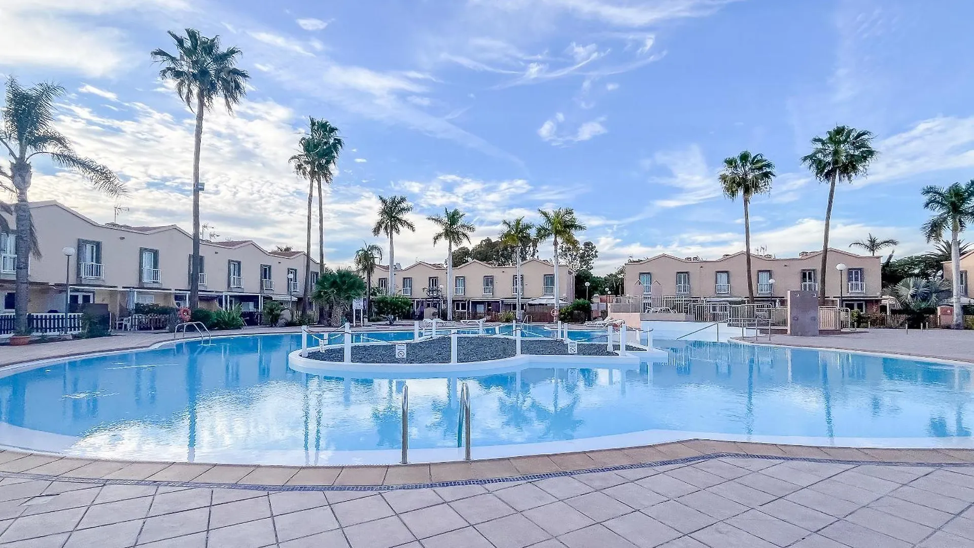 Maspalomas Aircon Duplex - Terrace & Pool San Bartolome de Tirajana  Spain